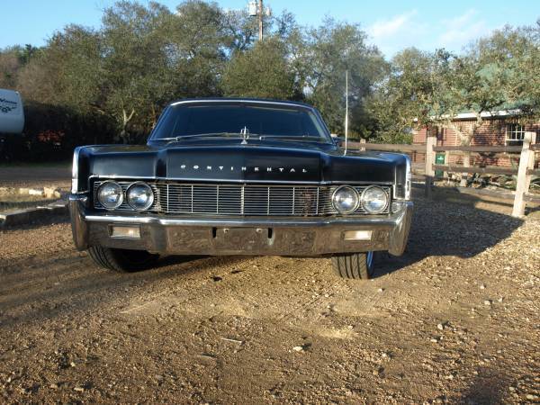 1967 Lincoln Continental Coupe - photo 3