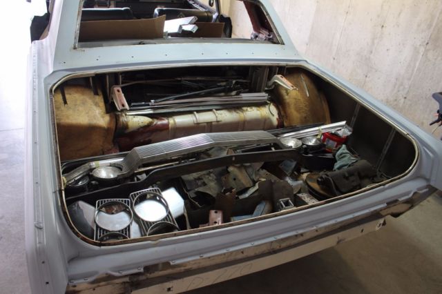 1967 Lincoln Continental Suicide 4 door sedan - photo 10