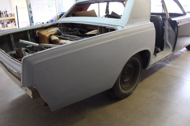 1967 Lincoln Continental Suicide 4 door sedan - photo 11