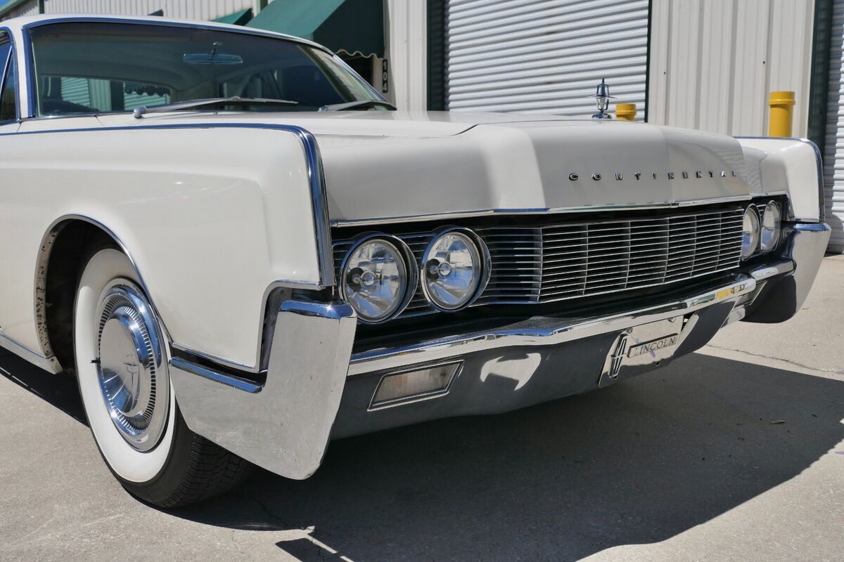 1967 Lincoln Continental - photo 10