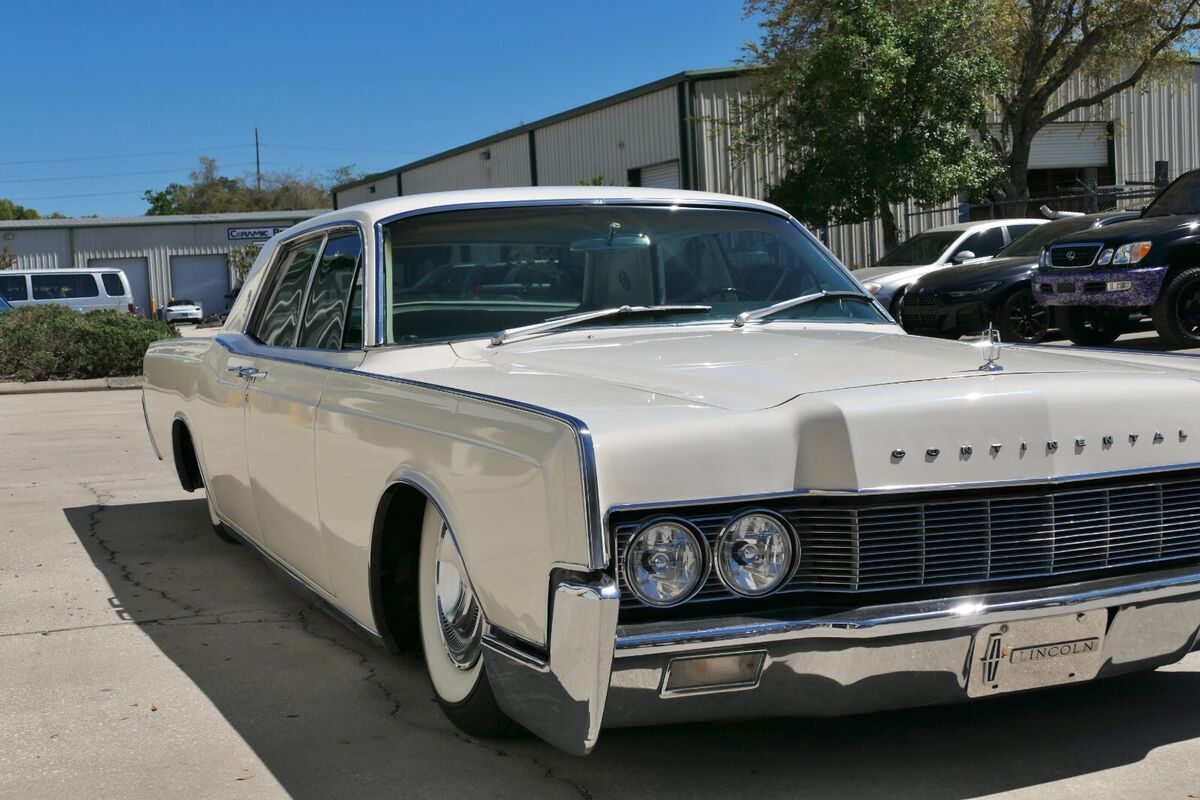 1967 Lincoln Continental - photo 12