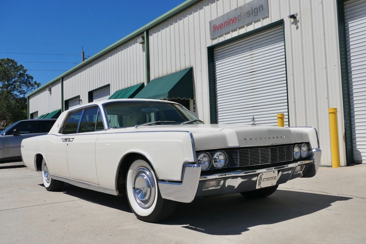 1967 Lincoln Continental - photo 2