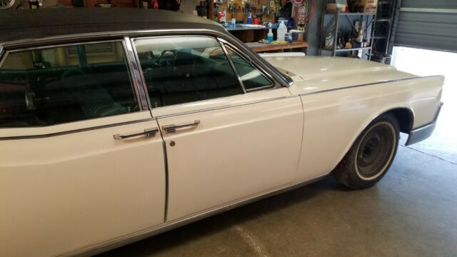 1967 Lincoln Continental - photo 2