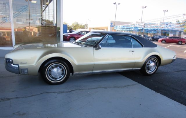 1967 Oldsmobile Toronado 2 Door Coupe - photo 2