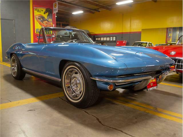 1967 Chevrolet Corvette Convertible - photo 2