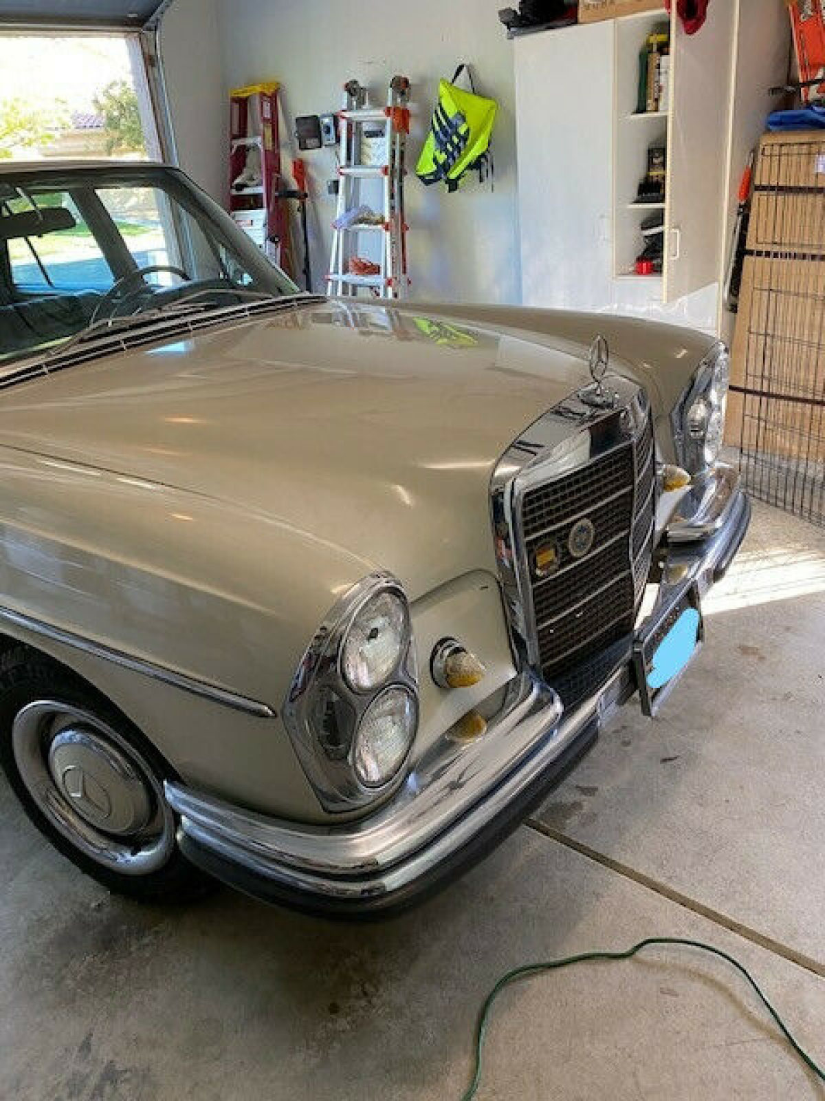 1967 Mercedes-Benz 200-Series - photo 2