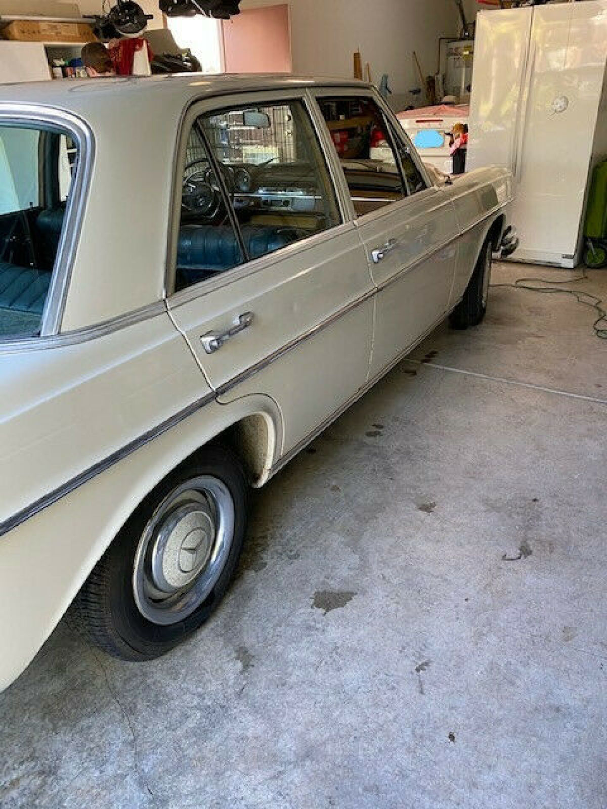 1967 Mercedes-Benz 200-Series - photo 3