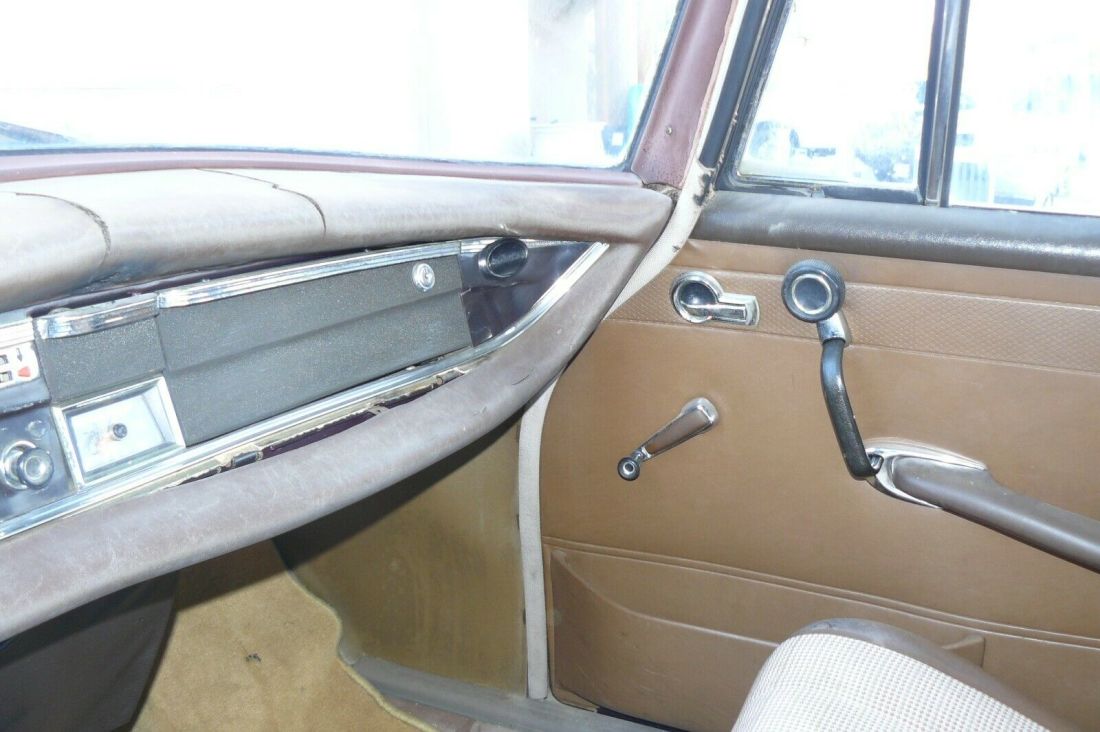 1967 Mercedes-Benz 200-Series - photo 8