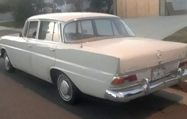 1967 Mercedes-Benz 200-Series - photo 2