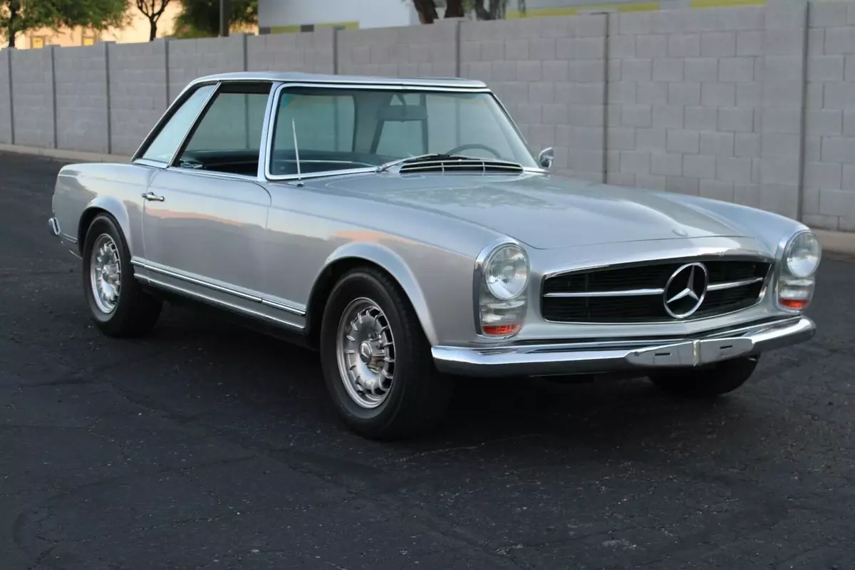 1967 Mercedes 200-Series