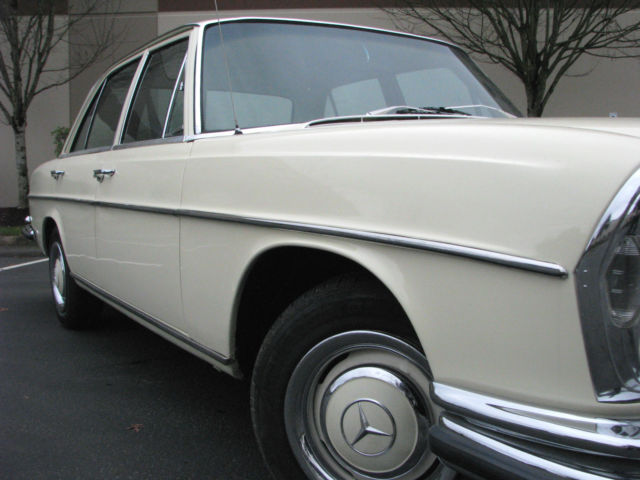 1967 Mercedes-Benz 200-Series 250S - photo 10