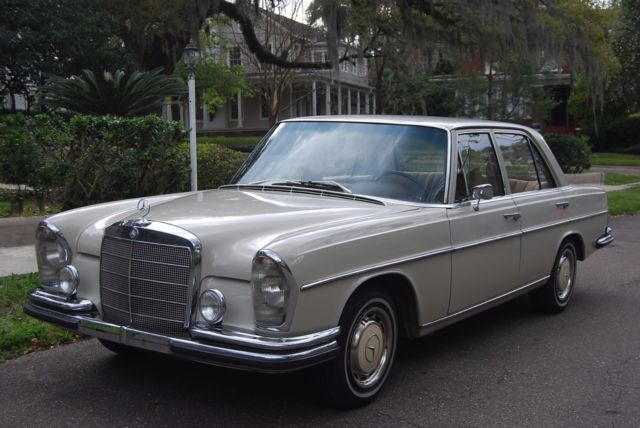 1967 Mercedes-Benz 200-Series W108 w. EURO 4-SPEED MANUAL and 90982 km! - photo 2