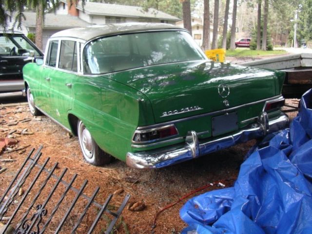 1967 Mercedes-Benz 200-Series 4 door - photo 3