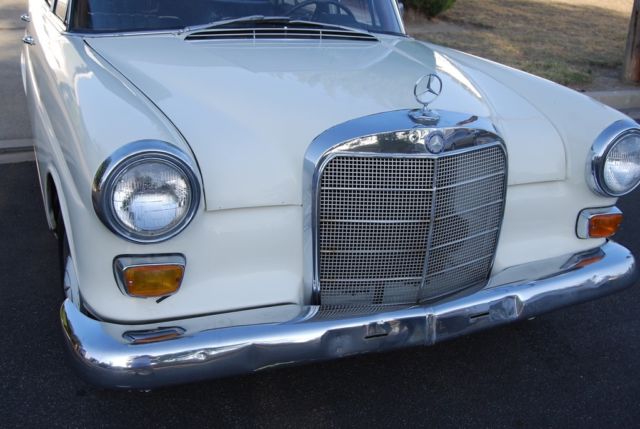 1967 Mercedes-Benz 200-Series - photo 5