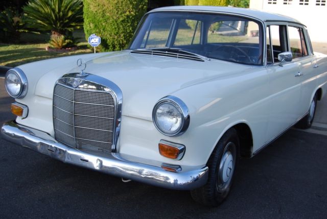 1967 Mercedes-Benz 200-Series - photo 6