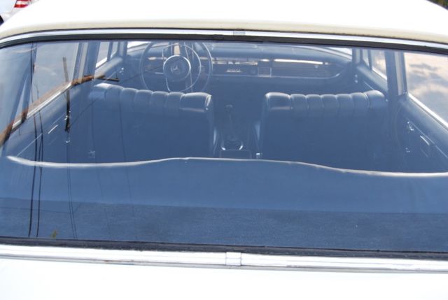 1967 Mercedes-Benz 200-Series - photo 8