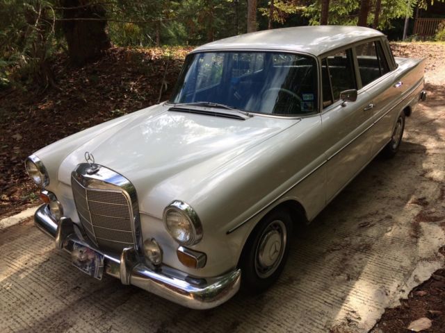 1967 Mercedes-Benz 200-Series - photo 3