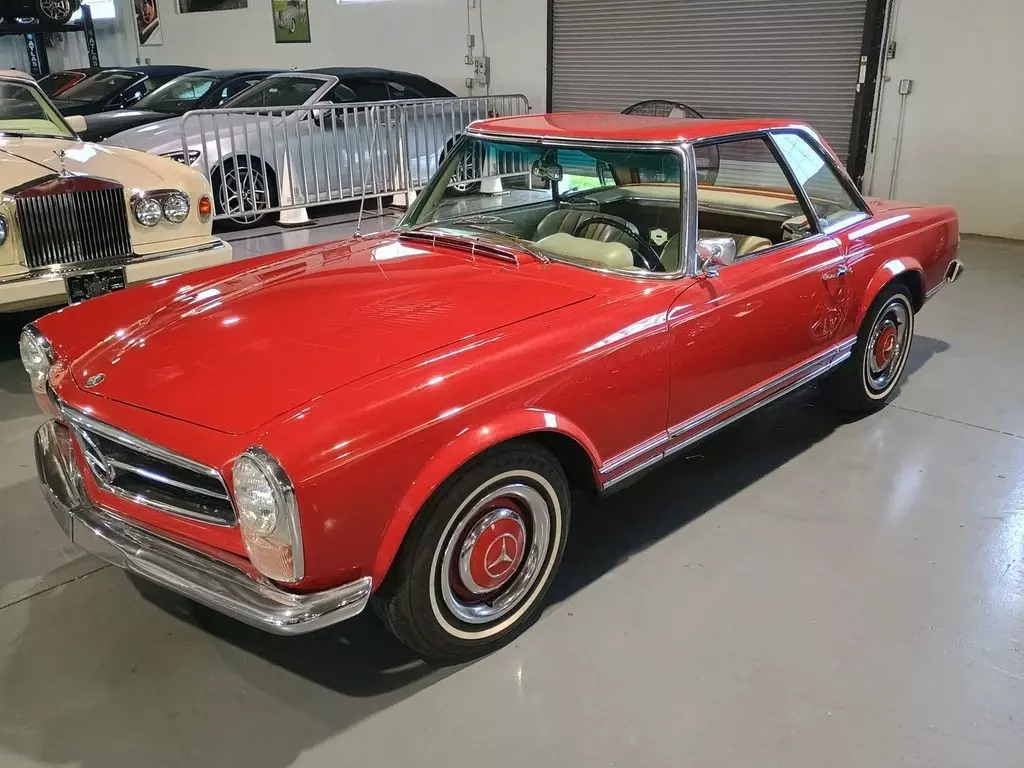 1967 MERCEDES BENZ 230 SL CONVERTIBLE PAGODA 22900 MILES FLORIDA CAR FACTORY A/C 1967 Mercedes-Benz 230 SL 1967 Mercedes 230 SL Pagoda