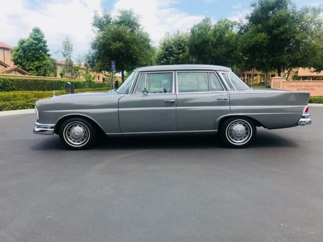 1967 Mercedes-Benz 200-Series 230S - photo 4