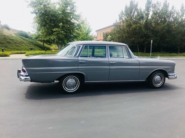 1967 Mercedes-Benz 200-Series 230S - photo 8