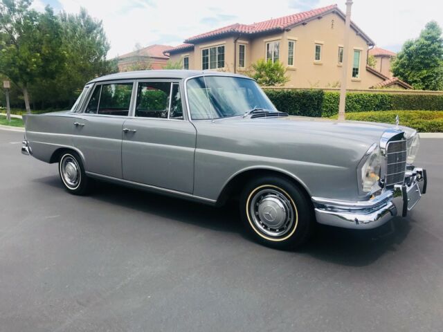 1967 Mercedes-Benz 200-Series 230S - photo 9