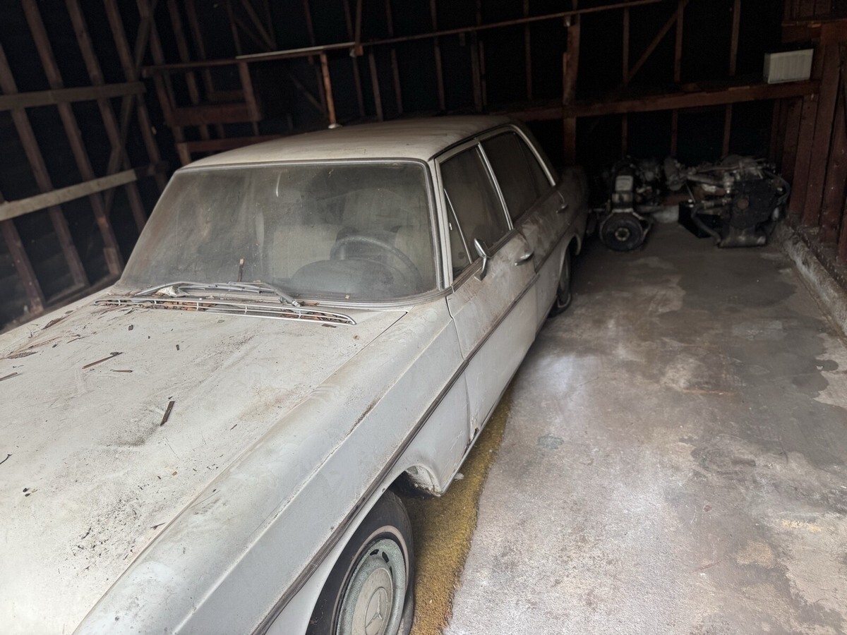 1967 Mercedes-Benz 230S - photo 10