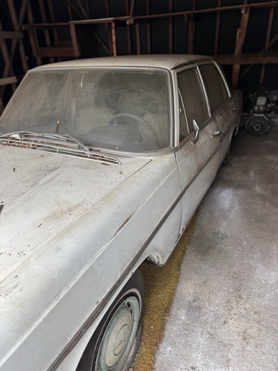 1967 Mercedes-Benz 230S - photo 12