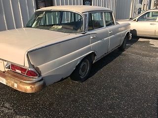 1967 Mercedes-Benz 200-Series - photo 9