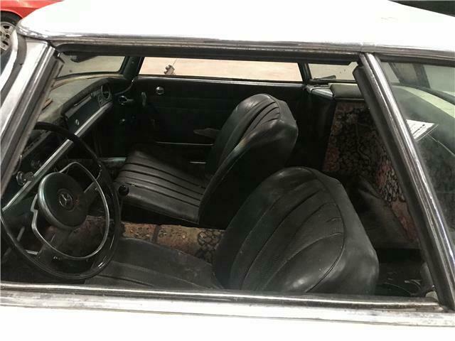 1967 Mercedes-Benz 200-Series -- - photo 5