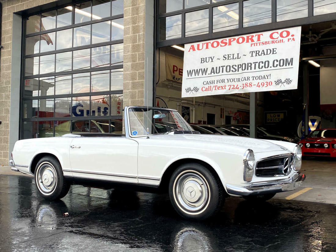 1967 Mercedes-Benz 200-Series