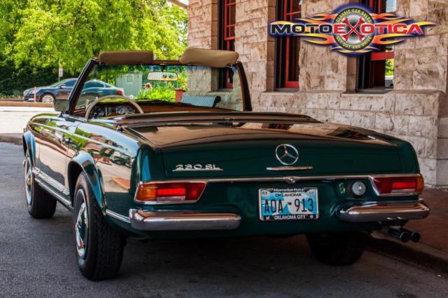1967 Mercedes-Benz 200-Series Roadster - photo 11