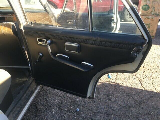 1967 Mercedes-Benz 200-Series - photo 10