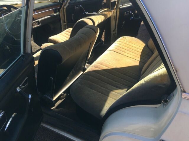 1967 Mercedes-Benz 200-Series - photo 8