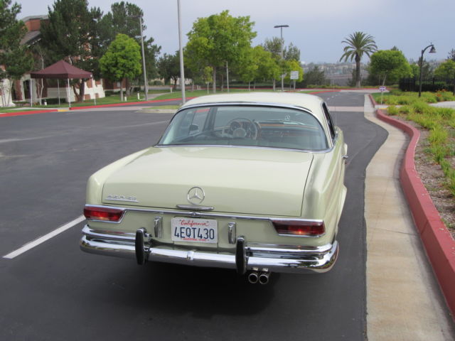 1967 Mercedes-Benz 200-Series