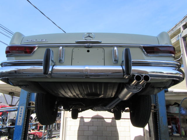 1967 Mercedes-Benz 200-Series - photo 11