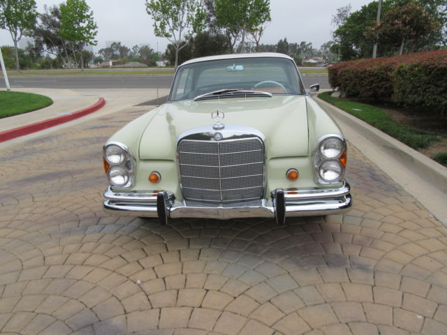 1967 Mercedes-Benz 200-Series - photo 3