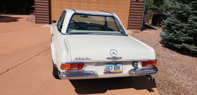 1967 Mercedes-Benz 200-Series - photo 4