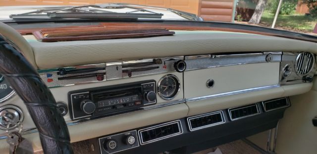 1967 Mercedes-Benz 200-Series - photo 7