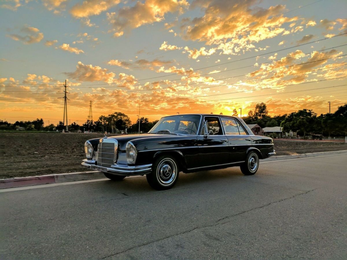 1967 Mercedes-Benz 200-Series