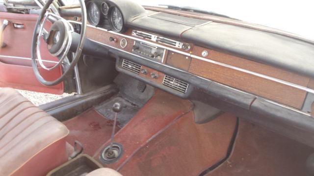 1967 Mercedes-Benz 200-Series - photo 7