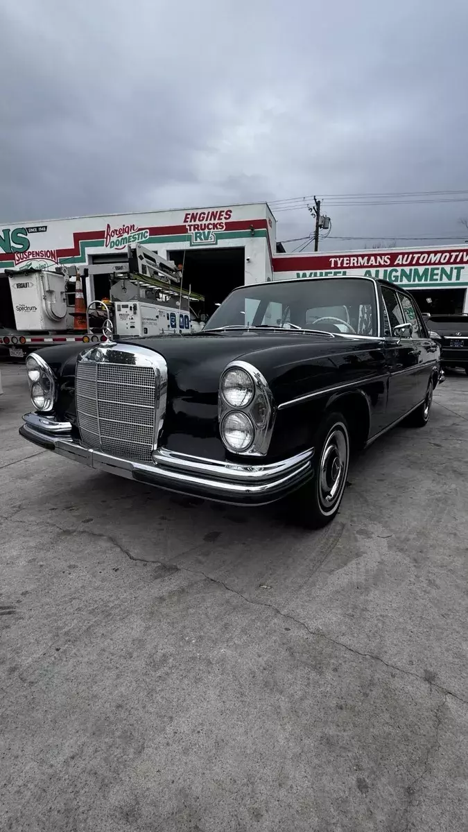 1967 Mercedes-Benz 250S Sedan Black 1967 Mercedes-Benz 250S