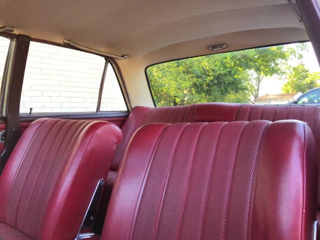 1967 Mercedes-Benz 200-Series - photo 12