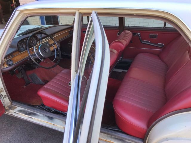 1967 Mercedes-Benz 200-Series - photo 13