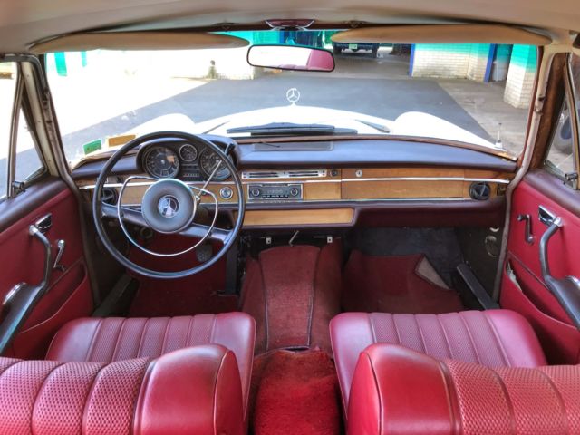 1967 Mercedes-Benz 200-Series - photo 2