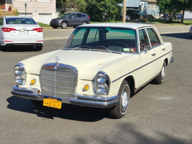1967 Mercedes-Benz 200-Series - photo 4