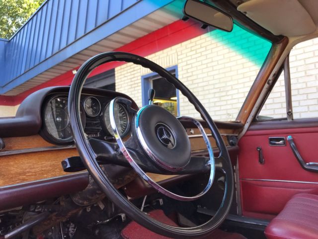 1967 Mercedes-Benz 200-Series - photo 9
