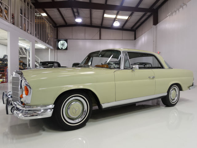 1967 Mercedes-Benz 250SE Coupe | New paintwork, interior and full engine rebuild 1967 Mercedes-Benz 200-Series 250SE Coupe