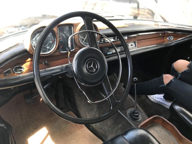 1967 Mercedes-Benz 200-Series - photo 10