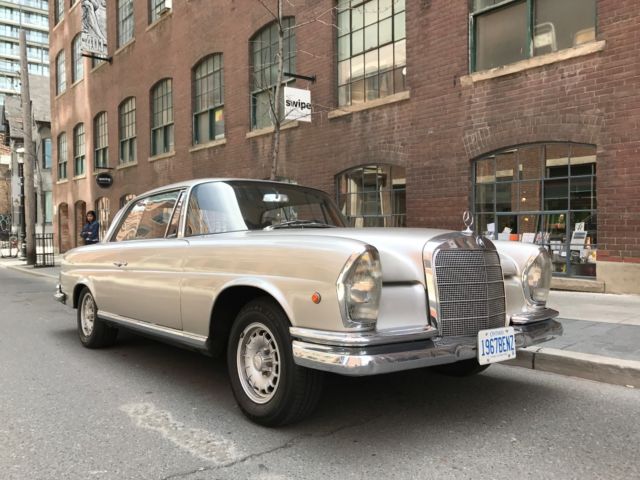 1967 Mercedes-Benz 200-Series - photo 3