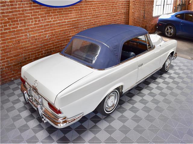 1967 Mercedes-Benz 200-Series Cabriolet - photo 8